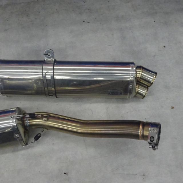 First come, first served! YOSHIMURA Slip-On
Tri-Oval Cyclone
The out two
EXPORT
SPEC
GSX1300R
HAYABUSA (EBL-GX72B) (14-17)