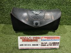 Harley-Davidson
Wind Shield Bag
Leather/Road King Classic
Part number: 58189-98