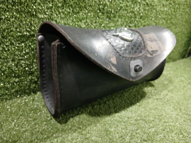 Harley-Davidson
Wind Shield Bag
Leather/Road King Classic
Part number: 58189-98