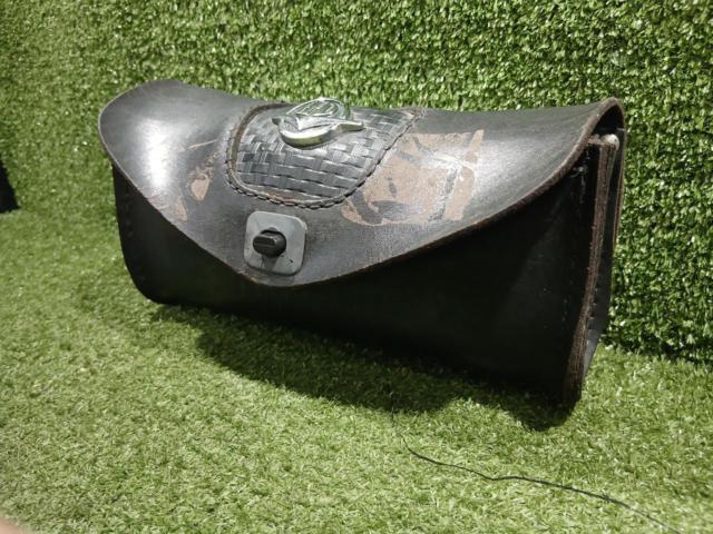 Harley-Davidson
Wind Shield Bag
Leather/Road King Classic
Part number: 58189-98