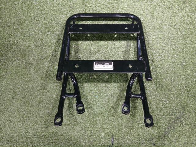 YAMAHA
Rear carrier
AXIS
Z
Q5K-YSK-105-E01