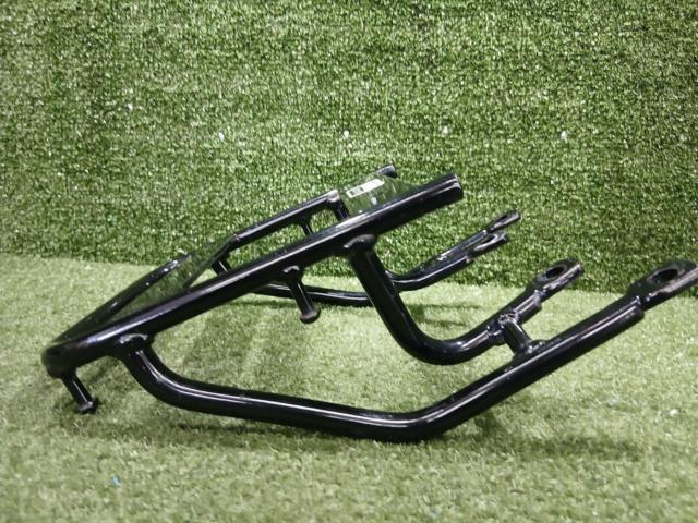 YAMAHA
Rear carrier
AXIS
Z
Q5K-YSK-105-E01