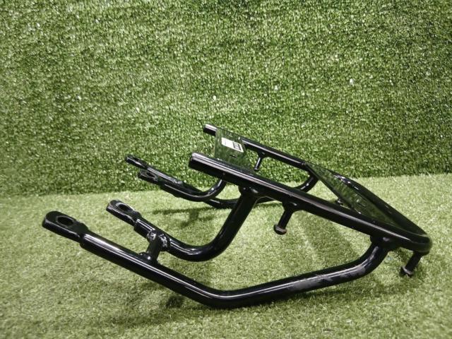YAMAHA
Rear carrier
AXIS
Z
Q5K-YSK-105-E01