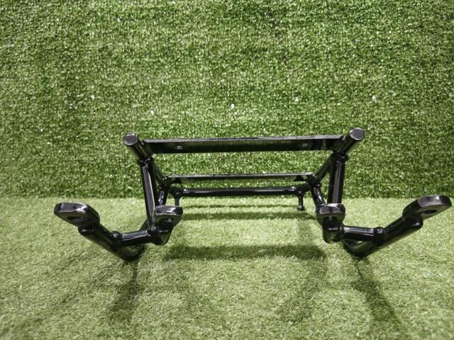 YAMAHA
Rear carrier
AXIS
Z
Q5K-YSK-105-E01