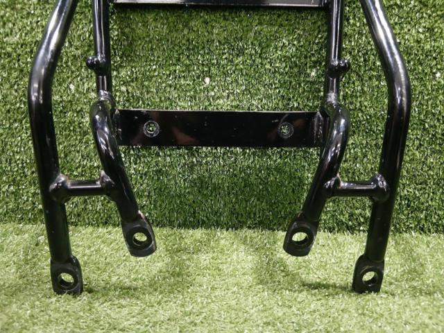 YAMAHA
Rear carrier
AXIS
Z
Q5K-YSK-105-E01