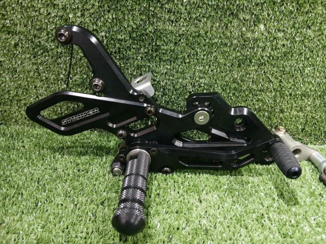 ★【STRIKER(ストライカー)】SPECIAL STEP KIT 4ポジション YAMAHA FZ-1/FAZER(‘06-‘14)