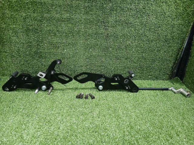 ★【STRIKER(ストライカー)】SPECIAL STEP KIT 4ポジション YAMAHA FZ-1/FAZER(‘06-‘14)