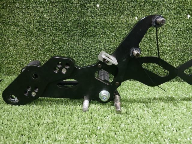★【STRIKER(ストライカー)】SPECIAL STEP KIT 4ポジション YAMAHA FZ-1/FAZER(‘06-‘14)
