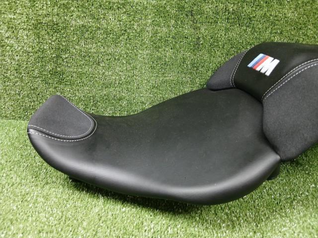 BMW genuine optional low seat
Removed from M1000XR (2025 model)