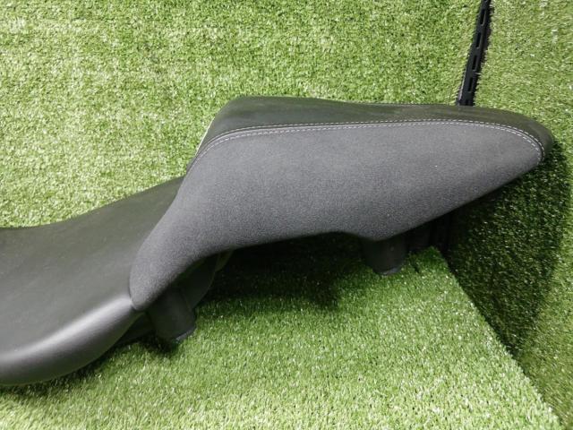 BMW genuine optional low seat
Removed from M1000XR (2025 model)
