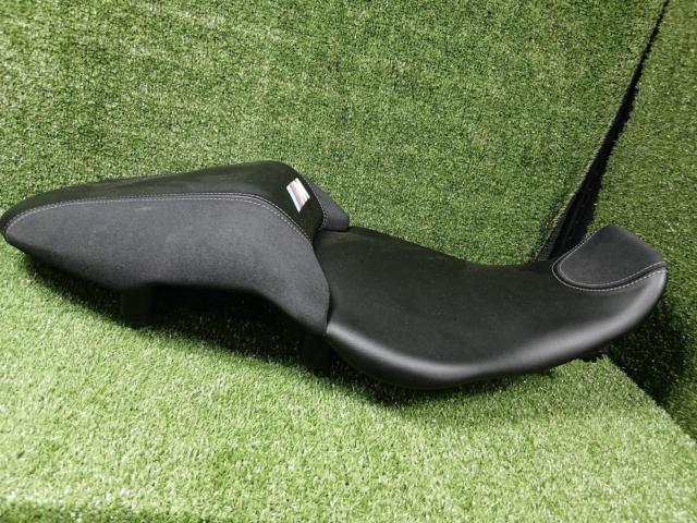 BMW genuine optional low seat
Removed from M1000XR (2025 model)