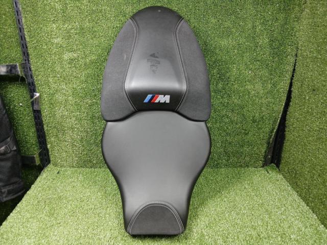 BMW genuine optional low seat
Removed from M1000XR (2025 model)