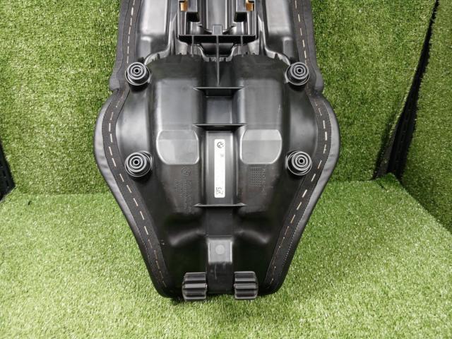 BMW genuine optional low seat
Removed from M1000XR (2025 model)