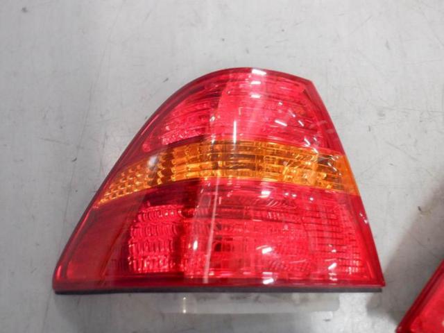Toyota original (TOYOTA)
Tail lens