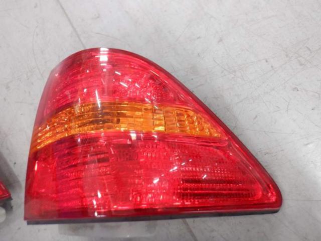 Toyota original (TOYOTA)
Tail lens