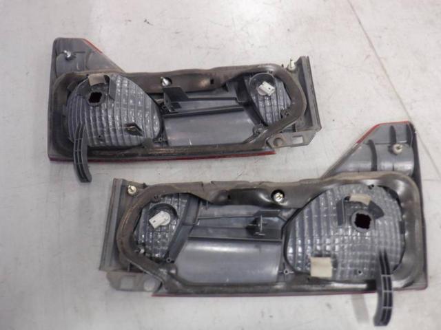 Toyota original (TOYOTA)
Tail lens