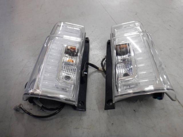 ダイハツ純正(DAIHATSU) LEDテールレンズ