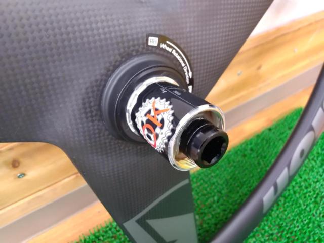 3大特価 VISION METRON 3S(3-SPOKE) 700Cカーボンリム チューブレスレディホイール リア1本 ディスクブレーキ用