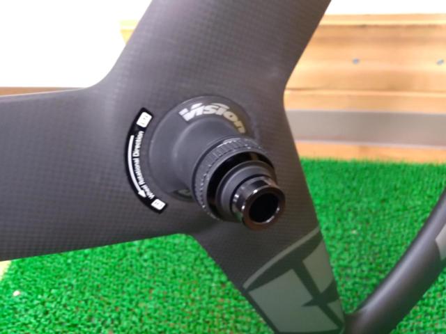 3大特価 VISION METRON 3S(3-SPOKE) 700Cカーボンリム チューブレスレディホイール リア1本 ディスクブレーキ用
