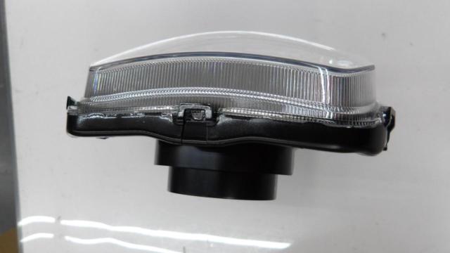 Honda genuine
Headlight unit
Super Cub 50 (AA04)