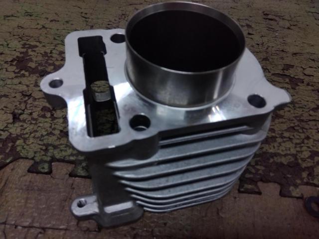 2 manufacturer unknown
Engine cylinder