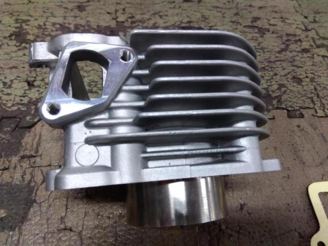 2 manufacturer unknown
Engine cylinder