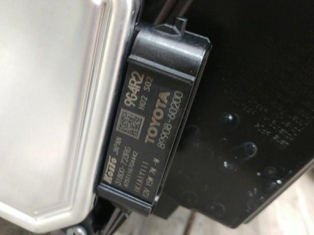 TOYOTA純正ヘッドライト
