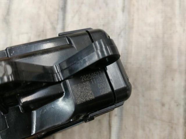 MAZDA genuine
Actuator