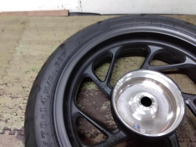 2HONDA Vario160純正リアタイヤホイールセット