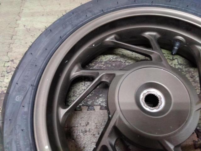 6HONDA VARIO160純正リアタイヤホイールセット