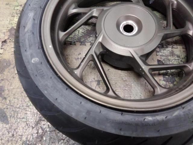 6HONDA VARIO160純正リアタイヤホイールセット