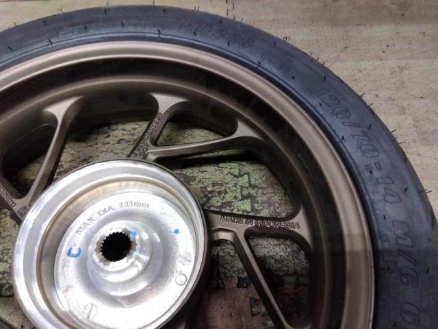 6HONDA VARIO160純正リアタイヤホイールセット