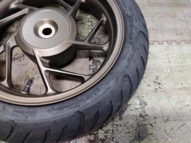 6HONDA VARIO160純正リアタイヤホイールセット