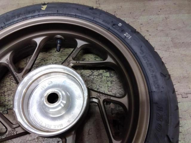 6HONDA VARIO160純正リアタイヤホイールセット