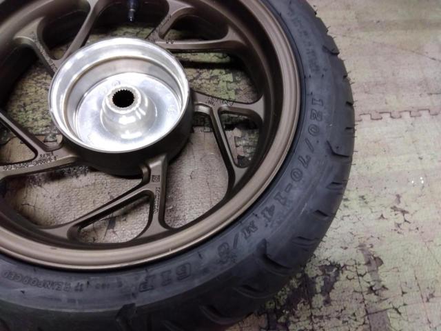 6HONDA VARIO160純正リアタイヤホイールセット