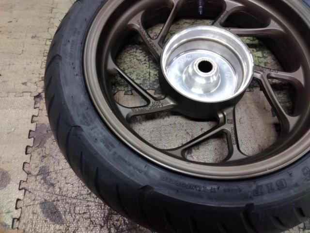 6HONDA VARIO160純正リアタイヤホイールセット