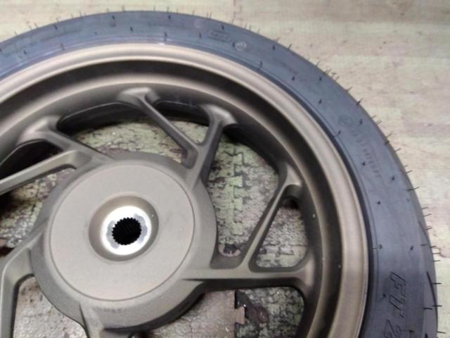 6HONDA VARIO160純正リアタイヤホイールセット