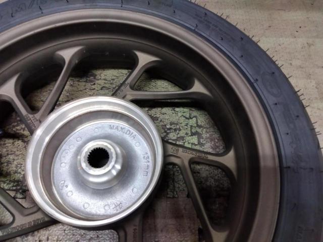 6HONDA VARIO160純正リアタイヤホイールセット