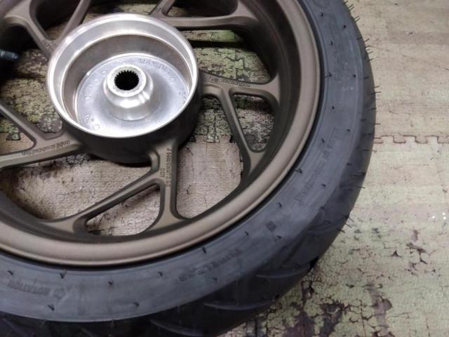 6HONDA VARIO160純正リアタイヤホイールセット