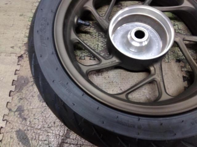 6HONDA VARIO160純正リアタイヤホイールセット