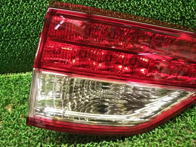【トヨタ純正】 50系中期 エスティマ 左ハッチバック側(左内側) テールレンズ