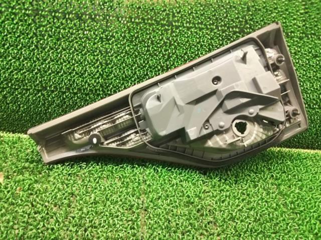 【トヨタ純正】 50系中期 エスティマ 左ハッチバック側(左内側) テールレンズ