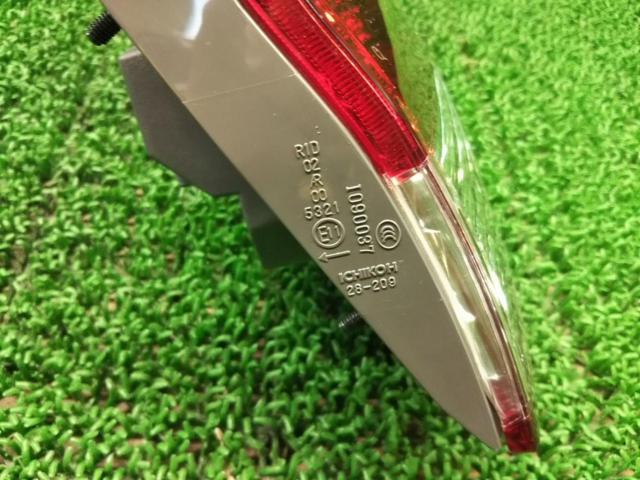 【トヨタ純正】 50系中期 エスティマ 左ハッチバック側(左内側) テールレンズ