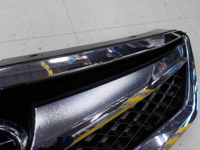 SUBARU BM/BRレガシィ純正フロントグリル | やや傷や汚れあり | アップ 