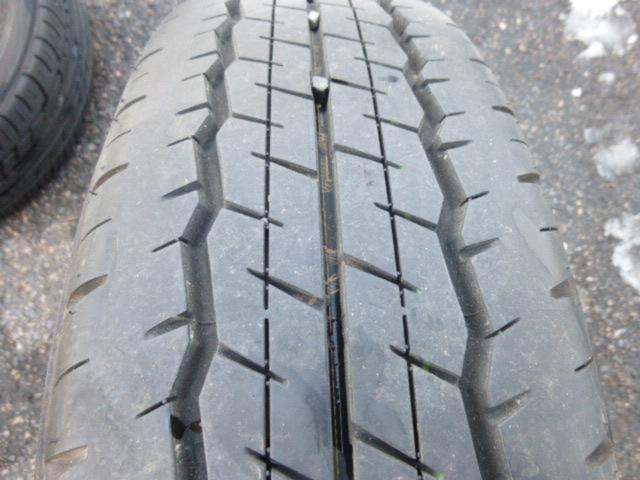 TOYOTA 200系ハイエース純正スチール + DUNLOP SP175N 195/80-15 107 