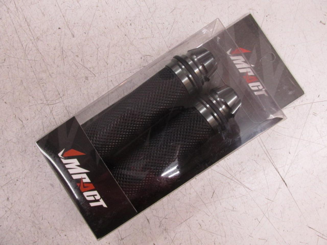 IMPACT(インパクト) CNCグリップT2(チタン色) 【Φ22.2mm】 バイク用品 ハンドル・ハンドル廻り グリップ(二輪)の通販