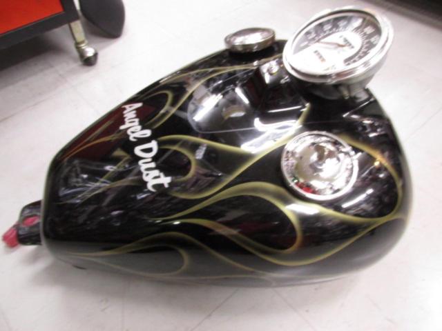 メーカー不明 FRP製ファットボブタンク(タンクオンメーター 