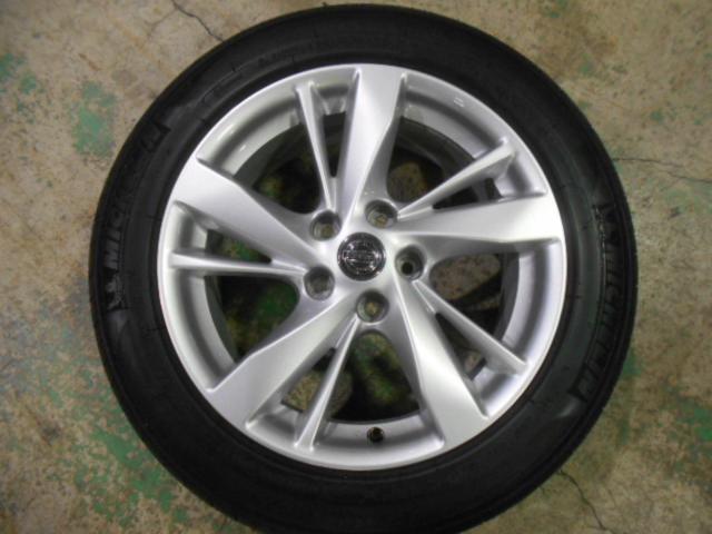 Michelinタイヤ日産ホイール付き