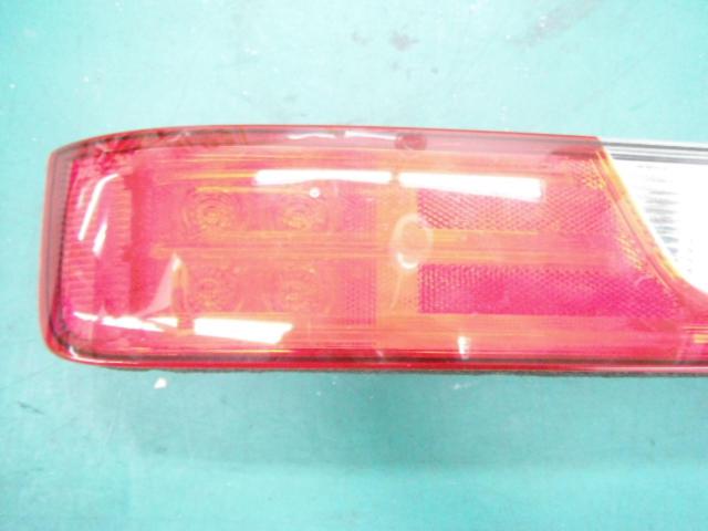 右(RH)】スズキ純正(SUZUKI) 純正テールランプ【エブリィワゴン DA17W 