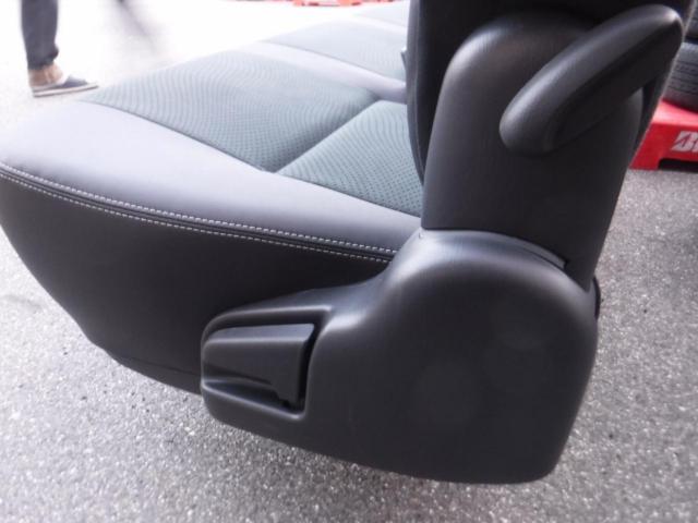 TOYOTA ハイエース(200系)ダークプライムⅡ純正 セカンドシート (2列目 